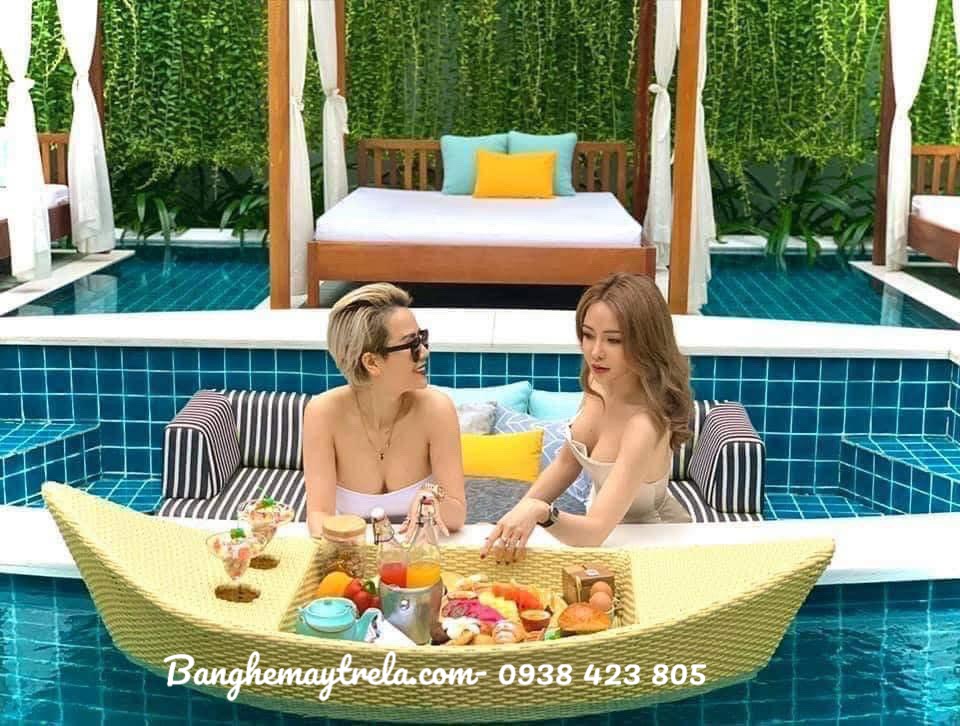 Khay nổi đồ ăn hình thuyền